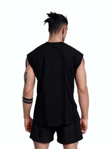 男友风格男士运动无袖上衣，适合跑步、健身等户外活动。快干、透气的运动服，带有 Faith 印花 T 恤。