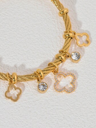 1pc Titanium Steel 18K Gold Bangle Bracelet, With Matte Texture And Hollow Lucky Flower Pendant, Perfect For Daily Wear By Women Valentines,Mom,Mother,Mother's Day,Gift