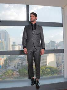 Terno Alfaiataria super slim coleção premium ,Corte Italiano, Pesponto nas lapelas e bolsos, lencinho no bolso e aviamentos premium.