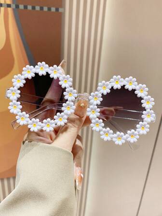 Runda blommiga solglasögon för kvinnor, tillverkade av plast. Lämpliga för moderiktiga gatubilder, fester, musikfestivaler och bröllopsdekorationer, Y2k-glasögon. Boho solglasögon, strandsolglasögon, Halloween, strandaccessoarer för kvinnor, solglasögon, solglasögon, solglasögon, grundkläder och kostymer för tröja, jeans, träningsbyxor, huvtröjor, jackor, klänning och långärmad tröja, trendig solglasögon, elegant outfit, familjeutflykter, resor, semester, sommar, strandsemester, utomhus, resor