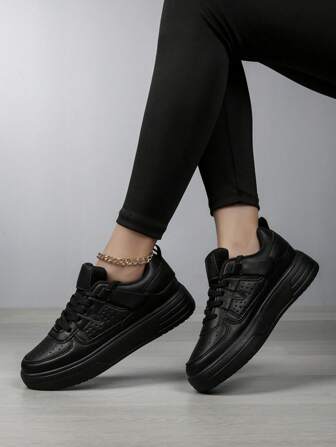 Women's Casual Sneakers, Lace-Up Soft Bottom Flat Low-Top Shoes, Round Toe Versatile Slip-On Skateboard Shoes, Student Shoes, Black Sole Shoes. Classic Women's Breathable Non-Slip Sports Shoes, Casual Lace-Up Outdoor Sports Shoes, Simple And Comfortable Low-Top Summer Shoes