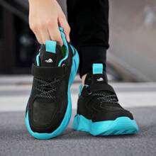 2026新款时尚儿童户外跑步运动鞋，儿童篮球训练鞋，轻便、耐磨、防滑