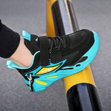 2026新款时尚儿童户外跑步运动鞋，儿童篮球训练鞋，轻便、耐磨、防滑