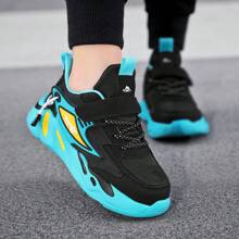 2026新款时尚儿童户外跑步运动鞋，儿童篮球训练鞋，轻便、耐磨、防滑