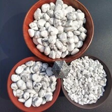 100g/opakowanie Naturalny kryształ Biały turkus, asymetryczny kształt kruszony kamień z polerowaną powierzchnią, do dekoracji domu DIY, wazony, doniczki, akwaria, z dyfuzorami aromatów - Czarne i Białe - Zobacz 1