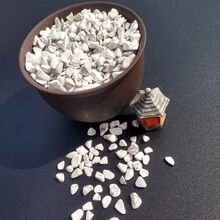 100g/opakowanie Naturalny kryształ Biały turkus, asymetryczny kształt kruszony kamień z polerowaną powierzchnią, do dekoracji domu DIY, wazony, doniczki, akwaria, z dyfuzorami aromatów - Czarne i Białe - Zobacz 3