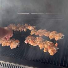 1支雞翅烤叉，金屬烤肉用具，雞翅烤肉專用架，BBQ烤肉叉串燒物烤肉叉子及燒烤用具套裝，戶外野餐露營燒烤串燒肉，燒烤野餐園藝庭院戶外裝飾。 - 彩色 - 查看 10