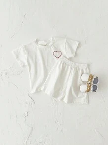2pcs Baby Girls' Sweet Heart Printed Short Sleeve T-Shirt And Shorts Set, Summer