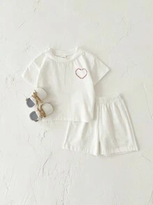 2pcs Baby Girls' Sweet Heart Printed Short Sleeve T-Shirt And Shorts Set, Summer