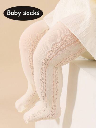 1 par de medias cómodas, transpirables con corazones huecos en los laterales, adecuadas para el uso diario o para usar en atuendos de princesa para niñas pequeñas