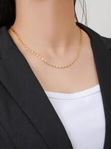 Un elegante y minimalista collar de disco circular de acero inoxidable con diseño de copo de nieve chapado en oro de 18K, adecuado para uso diario o fiestas de damas o como regalo para el Día de las Madres