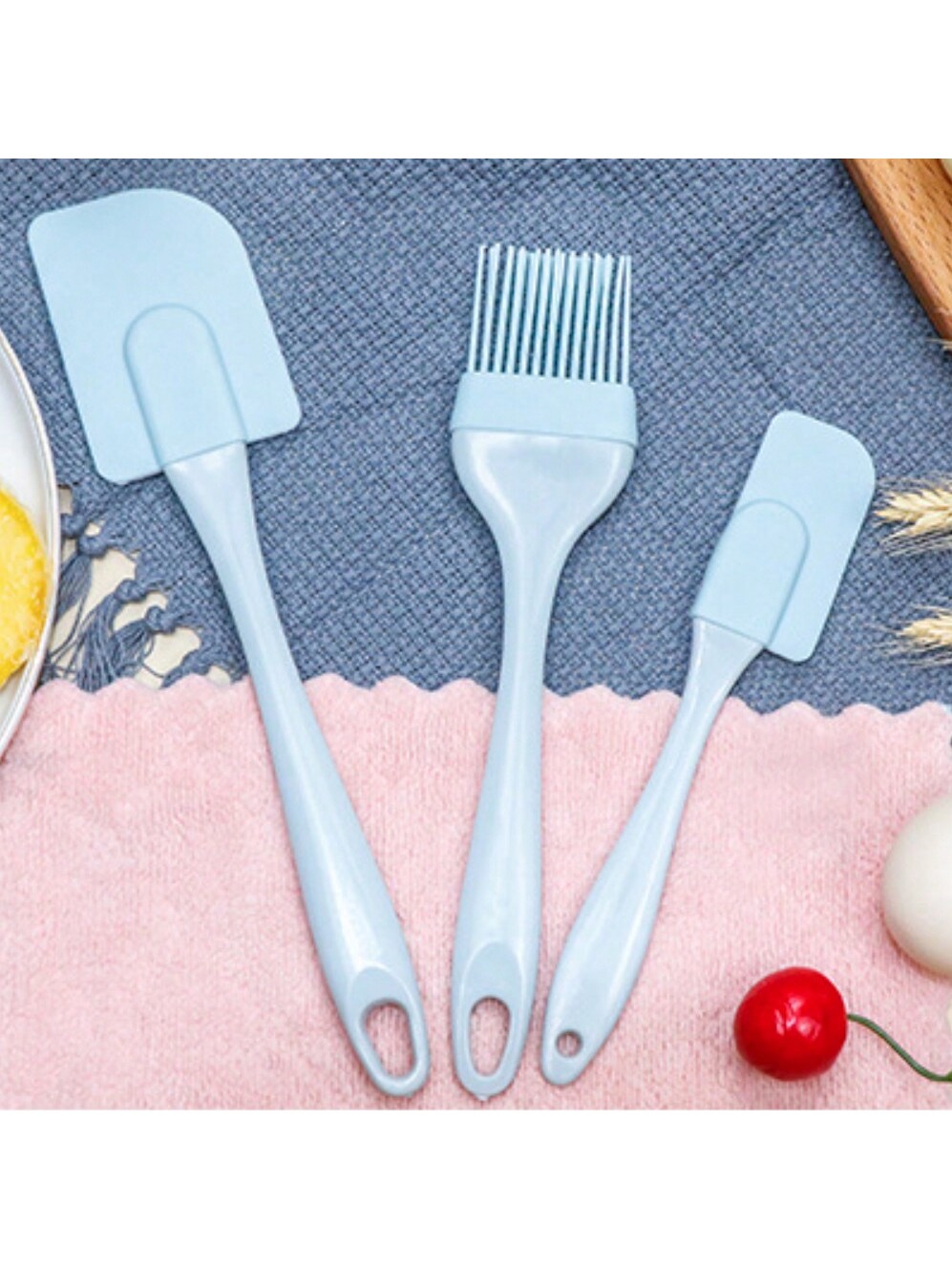 مجموعة 3 في 1 تشمل فرشاة سيليكون للزيت وملعقة سيلي...