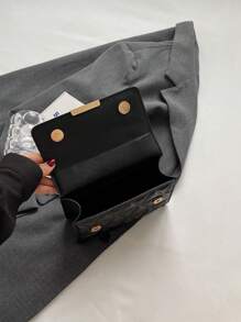 Fashionable All-Match Textured Chain Diamond Shape Mini Bag - Black - View 4