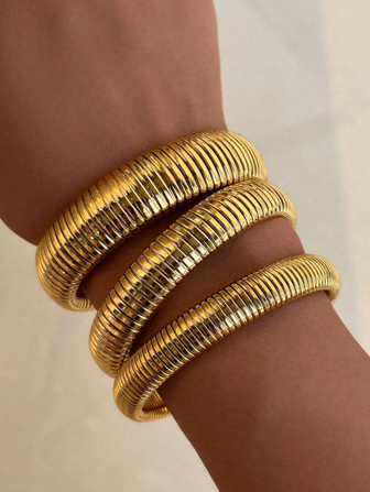 1pc 18K Gold Plated Women's Wide Cuff Bracelet, Stainless Steel Stretchable Bangle, A Gift For Mom