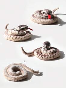 迷你可爱卡通毛绒蛇玩具，看起来像一条真正的蟒蛇，有蓝岛三尾蛇和猩红王蛇可供选择，材质可爱柔软，亲肤舒适，造型逼真，非常适合恶作剧或赠送给朋友和自己，家居装饰有趣的毛绒，迷你玩具，迷你玩具，动物尾巴，章鱼毛绒，傻