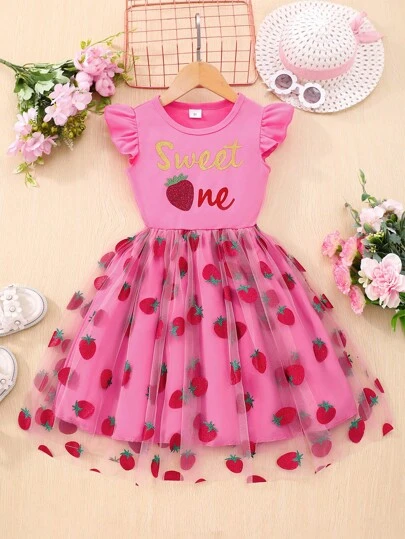 Vestido casual para niña joven con manga de mariposa y estampado de fresa con detalle de malla