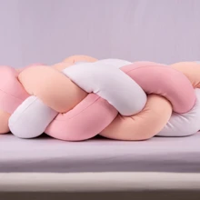 ENTRENUDOS- Bumper cuna / Parachoques bebe / Trenza cubre cuna colchón 2 metros / 18 cm alto - Blanco, rosa claro y durazno - Ver 3