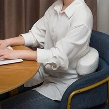 1件手臂枕擁抱枕，頸椎枕，防手壓弧形枕，記憶棉慢回彈壓力枕，辦公室休息枕，頸部後背支撐枕，情侶記憶棉午睡枕 - 白色 - 查看 7