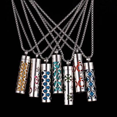 New Vintage Black Aromatherapy Diffuser Necklace, Stainless Steel Small Box Fragrance Essential Oil Diffuser Pendant Necklace, Aromatherapy Jewelry