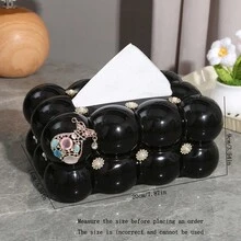 1入組雲狀設計配有紙巾盒和小花瓶裝飾。採用加厚ABS塑料材料製成，內部配有彈簧，拉起方便舒適。適用於客廳、臥室、辦公室裝飾，也可作為送給家人和朋友的禮物