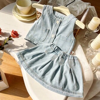 2024年新款年輕女孩夏季套裝，可愛的牛仔短袖上衣搭配短褲