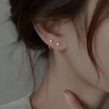 1 paire de boucles d'oreilles à tige réglables unisexes, avec zirconium cubique artificiel, un design simple brillant et tendance, pouvant être portées pendant le sommeil, convient pour le port quotidien des hommes et des femmes