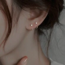 1 paire de boucles d'oreilles à tige réglables unisexes, avec zirconium cubique artificiel, un design simple brillant et tendance, pouvant être portées pendant le sommeil, convient pour le port quotidien des hommes et des femmes