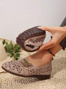 Zapatos planos redondos casuales de estilo Zen con calado de rosa, zapatos de verano, zapatos literarios retro de arte de té para mujer, calzado para madre en el 2024