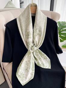 1條女士90cm印花緞面方巾，飾髮、頭帶、手巾多用途，搭配穿搭增添時尚感，花朵裝飾設計更顯特別