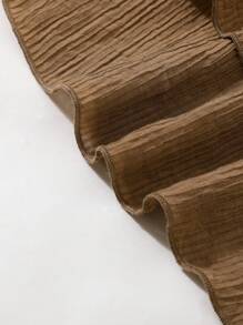 少女雙層蕾絲夏季無袖上衣搭配寬腿褲，休閒兩件套裝