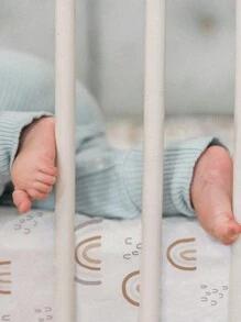 GLLQUEN BABY 2件裝嬰兒床單，中性款適用於嬰兒與幼兒床，超柔軟微纖維材質，尺寸 47x24x6 英吋 - 彩虹 - 查看 6