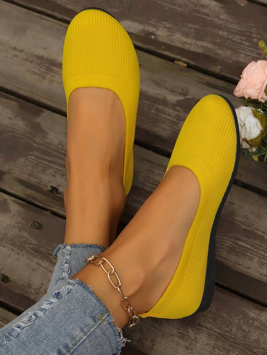 Zapatos amarillos tejidos de mujer sin cordones para la oficina y ocasiones casuales, tacón de cuña bajo y puntiagudo redondo plano, zapatos versátiles para cualquier temporada.