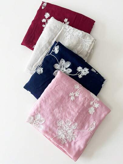 A Fashionable Embroidered Scarf Shawl Beach Towel For Women, Suitable For Daily Use