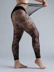 1 pezzo Calzamaglia a rete corta da donna con fiori a maglia vuota, leggings sexy alla moda per abbinare qualsiasi abbigliamento