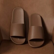 新款时尚 EVA 拖鞋，男女通用情侣仿皮拖鞋，皮革质地柔软，防滑，舒适，适合室内和室外，四季家居拖鞋 - 棕色 - 查看 2