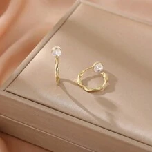 1 Paar modischer kreisförmiger Kupfer Ohrclip mit Silikonpolsterung für Frauen, vielseitig und personalisiert, ideales Geschenk für den Lehrertag und Geburtstag