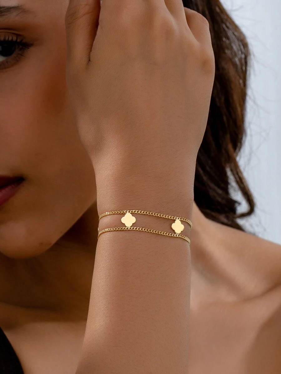 One Charm 简约奢华双层四叶草手链，设计时尚，复古小众高级幸运草手链，适合女性工作、社交、派对、度假、海滩、返校、毕业季、学生手链、送给老师的礼物情人节、妈妈、母亲、母亲节、礼物 - 金色 - 查看 1