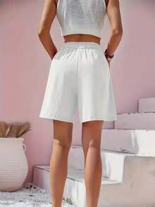 Trajes de Baño: Pantalones Cortos de Lino Palazos Completos para Mujer, una Opción Elegante y Cómoda para los Días Soleados.