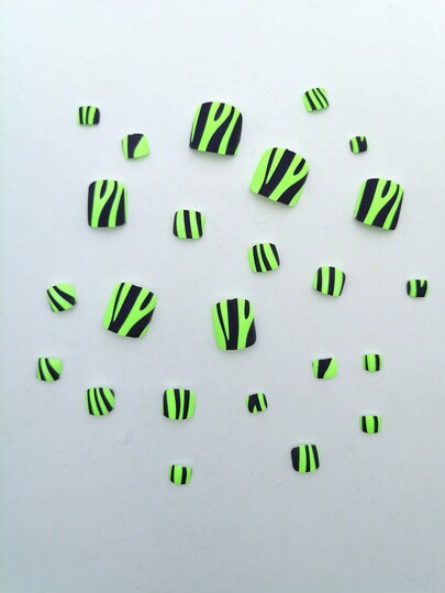 トロピカルスタイルのスクエアサンドペーパー 付き フェイクスイカカラー ネイルアートステッカー24枚、パーティーやデート、日常使いに必要不可欠な、あなたの魅力を高めるアイテム