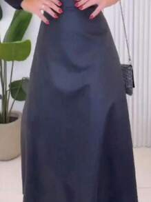 Saia feminina envelope couro fake, estilo moda tendencia 2024 - Preto - Visão 6