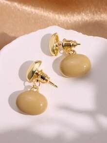 1對法式復古奶茶色和金屬珠片拼接吊墜耳環,適合女士日常佩戴,秋冬季節 - 咖啡 - 查看 2