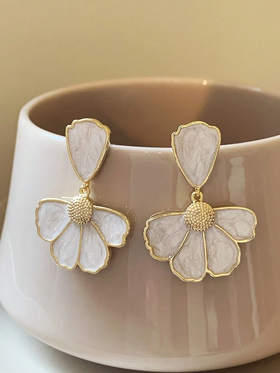 Andkiss 1 Pair Floral Design Fresh Earrings Suitable For Daily Matching