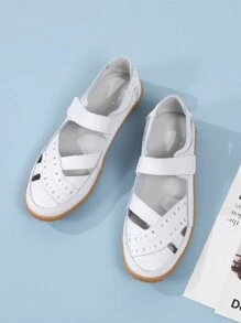 Women's Fashionable Hollow Out Breathable Flat Sandals With Closed Toe - White - View 7