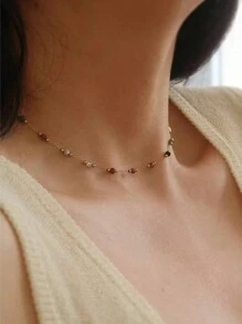 Collar de acero inoxidable de estilo bohemio con cuentas chapadas en oro de 18K, decorado con cuentas de plástico multicolores dispuestas al azar, perfecto para que las mujeres lo usen en vacaciones o como un regalo del Día de la Madre