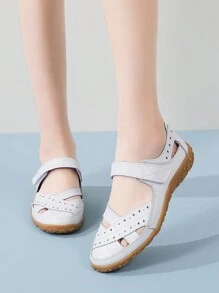 Women's Fashionable Hollow Out Breathable Flat Sandals With Closed Toe - White - View 3