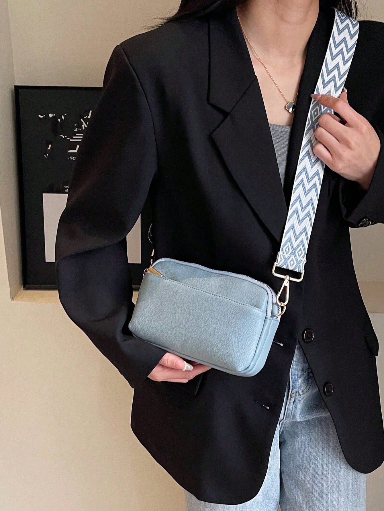 حقيبة كروس بدي صغيرة بسيطة، حقيبة كتف من البولي يو...