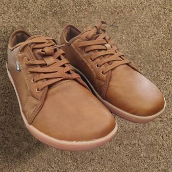 季節新款透氣皮革裸足鞋，設有寬鞋頭和鞋帶，輕巧舒適，多用途，男款裸足鞋，寬鞋底，適用於健身室訓練用室內舉重鞋