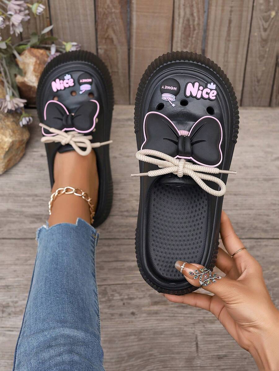 ZOSIVC Mulas de verano para mujer con lazo, sandalias de plataforma cómodas con dibujos animados, ligeras zapatillas casuales de playa al aire libre - Negro - Ver 1