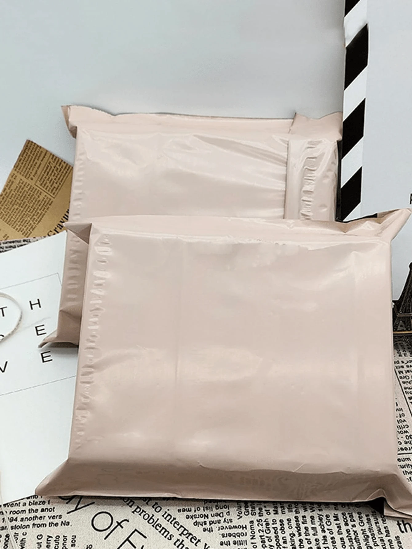 50个咖啡色快递袋，印有简洁百搭的标语和图案，适合学校、办公室、礼品、商务快递包装情人节