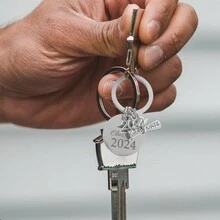 1入組不鏽鋼2024畢業季圈個性化鑰匙扣吊墜，適用於同學和老師的紀念禮物 - 鋼色 - 查看 8